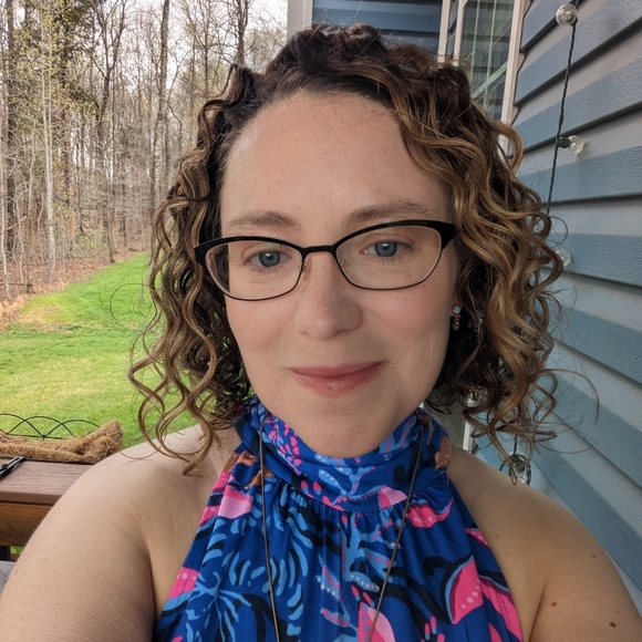 Meet your Posher, Lillian - Picture 2 of 2